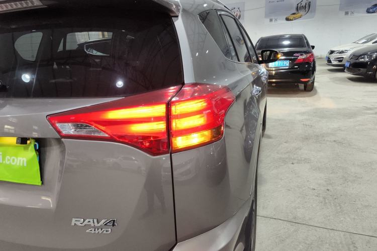 Used Toyota RAV4 2015 2.5L Automatic 4x4 Elite Edition Exterior 2