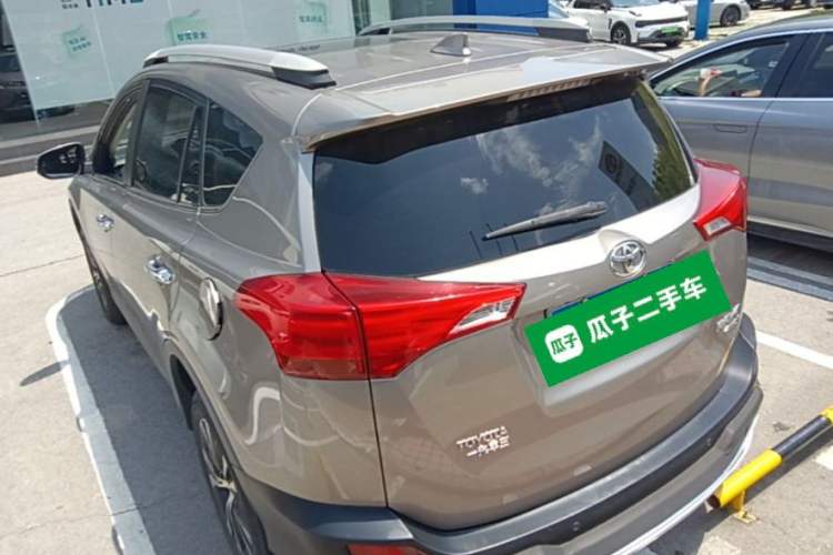 Used Toyota RAV4 2015 2.5L Automatic 4x4 Elite Edition Exterior 2