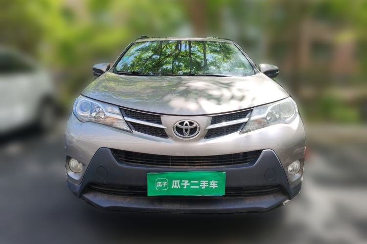 Used Toyota RAV4 2015 2.0L CVT Two-Wheel Drive Fashion Edition Front