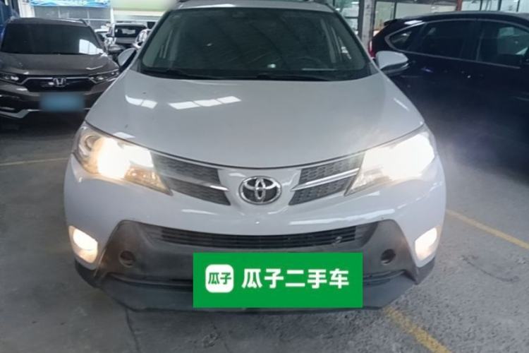 Used Toyota RAV4 2015 2.0L CVT Two-Wheel Drive Fashion Edition Front