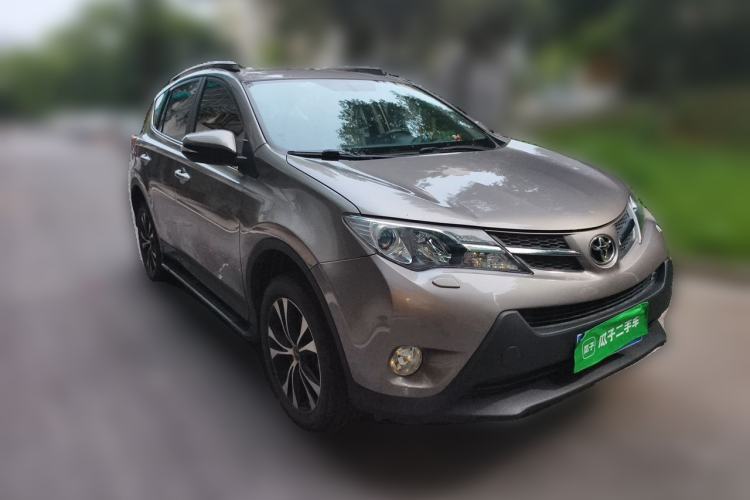 Used Toyota RAV4 2015 2.5L Automatic 4x4 Elite Edition Front Right 45 Deg