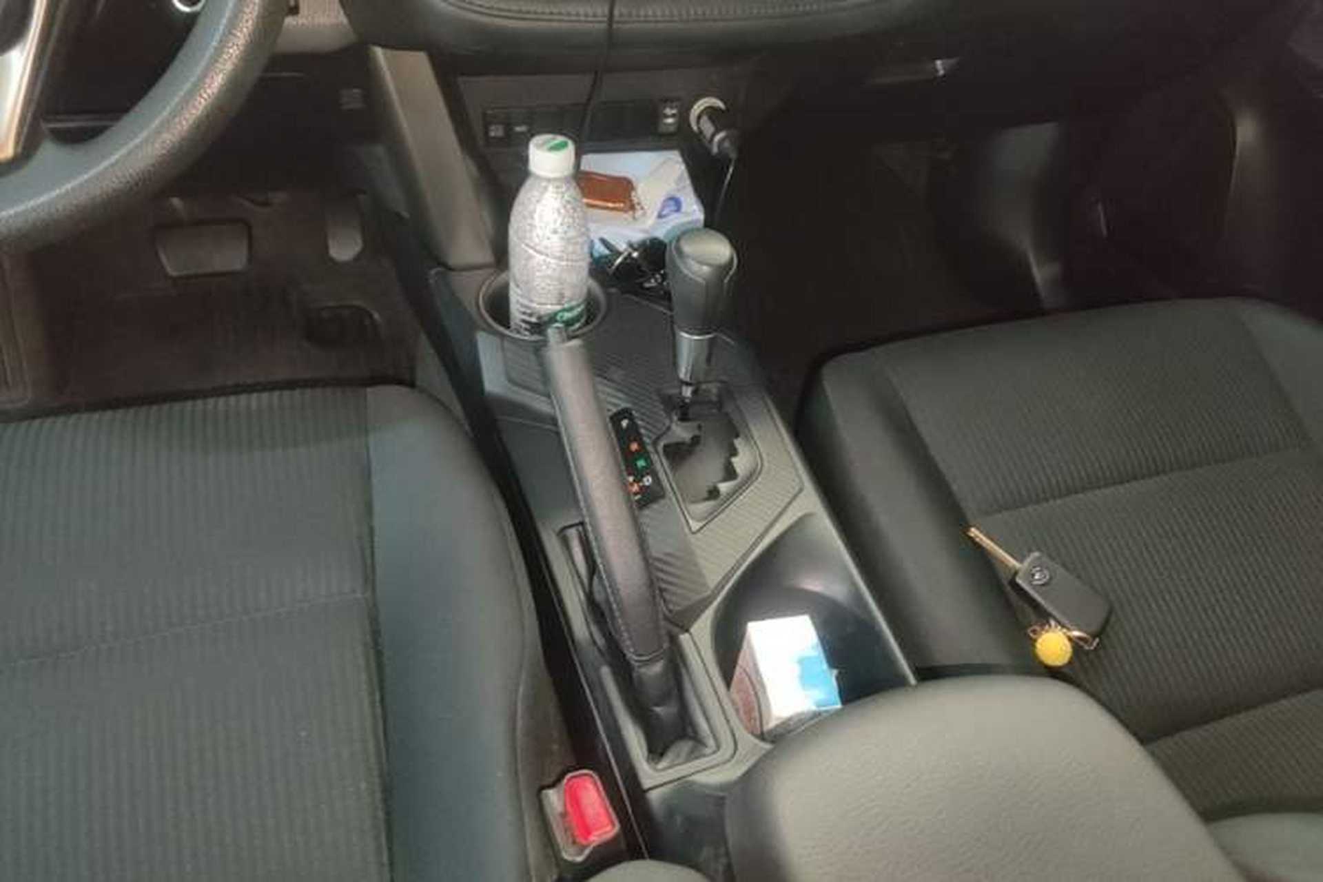 Used Toyota RAV4 2015 2.0L CVT Two-Wheel Drive Fashion Edition Gear Lever