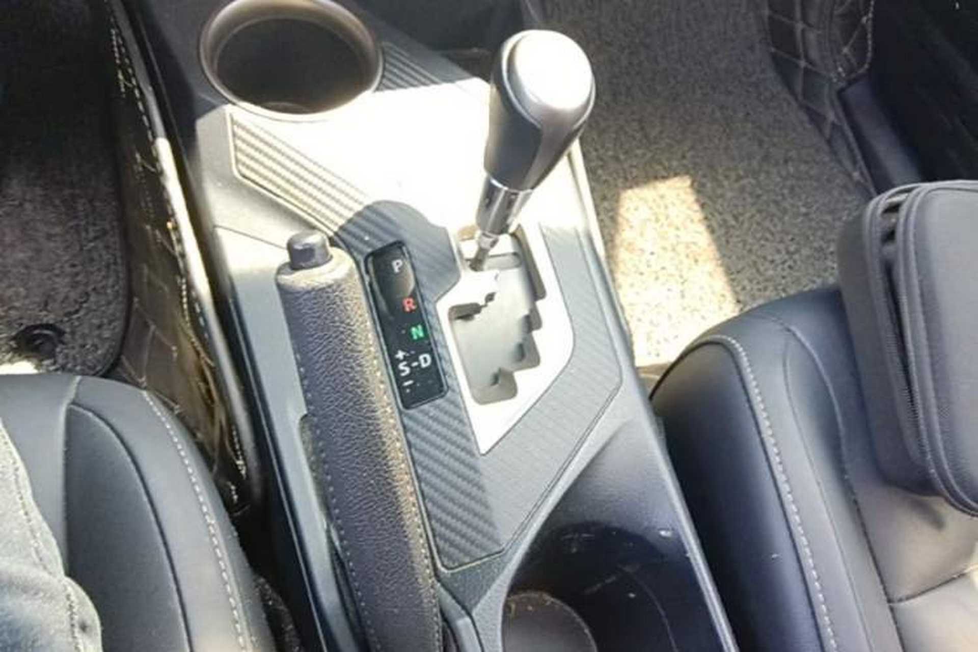 Used Toyota RAV4 2015 2.5L Automatic 4x4 Elite Edition Gear Lever