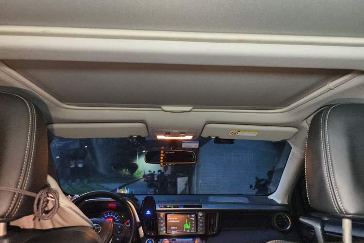Used Toyota RAV4 2015 2.5L Automatic 4x4 Elite Edition Headliner