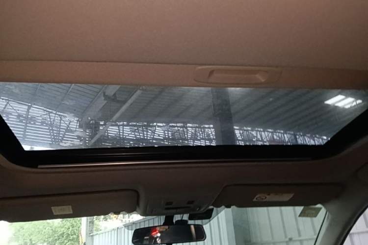 Used Toyota RAV4 2015 2.0L CVT Two-Wheel Drive Fashion Edition Headliner