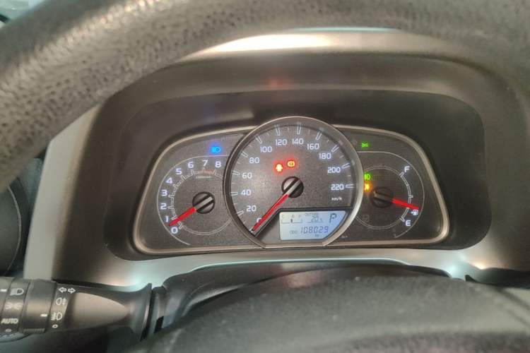 Used Toyota RAV4 2015 2.0L CVT Two-Wheel Drive Fashion Edition Instrument Cluster