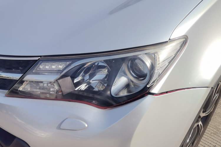 Used Toyota RAV4 2015 2.5L Automatic 4x4 Elite Edition Left Front Headlight