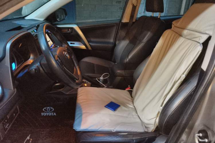 Used Toyota RAV4 2015 2.5L Automatic 4x4 Elite Edition Left Front Seat