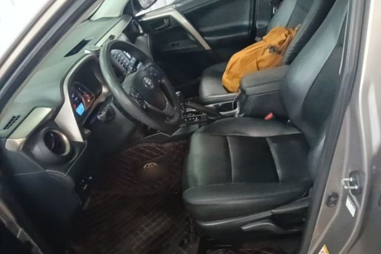 Used Toyota RAV4 2015 2.0L CVT Two-Wheel Drive Fashion Edition Left Front Seat