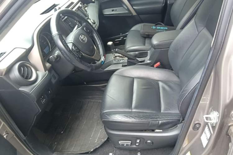 Used Toyota RAV4 2015 2.5L Automatic 4x4 Elite Edition Left Front Seat