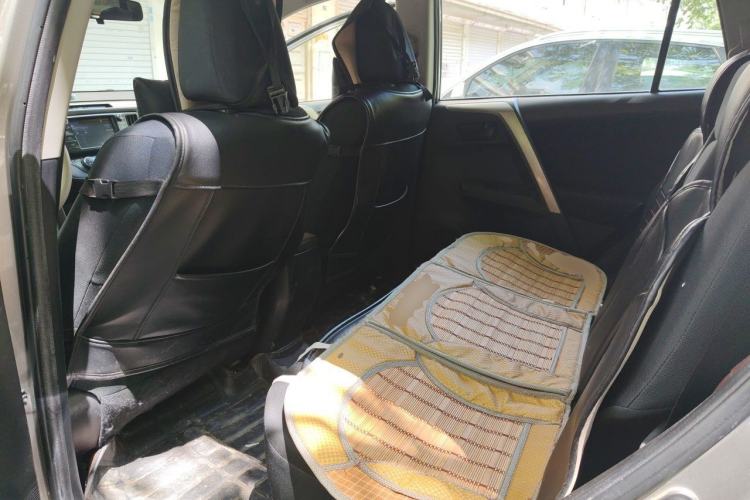 Used Toyota RAV4 2015 2.0L CVT Two-Wheel Drive Fashion Edition Left Rear Seat