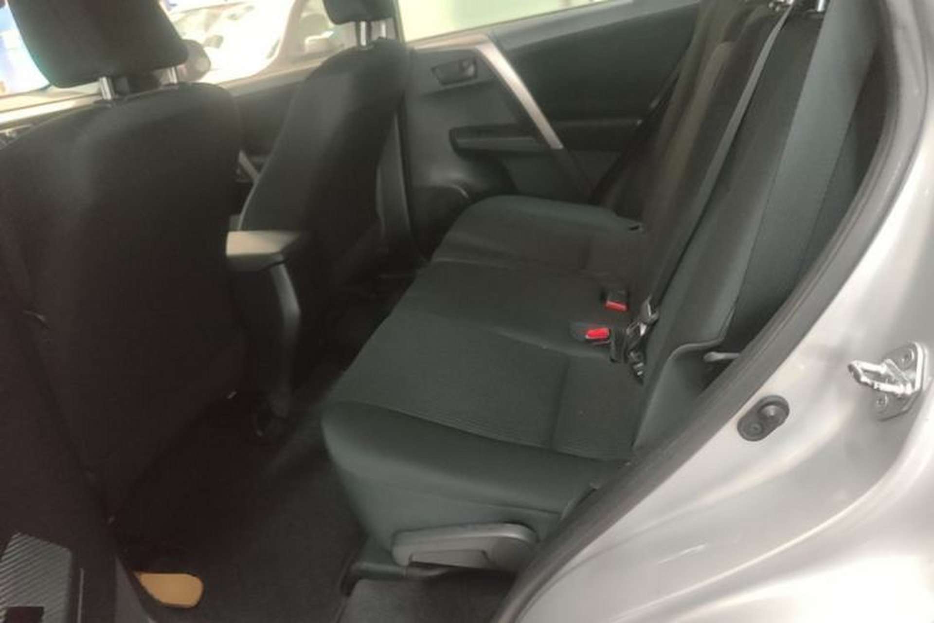 Used Toyota RAV4 2015 2.0L CVT Two-Wheel Drive Fashion Edition Left Rear Seat