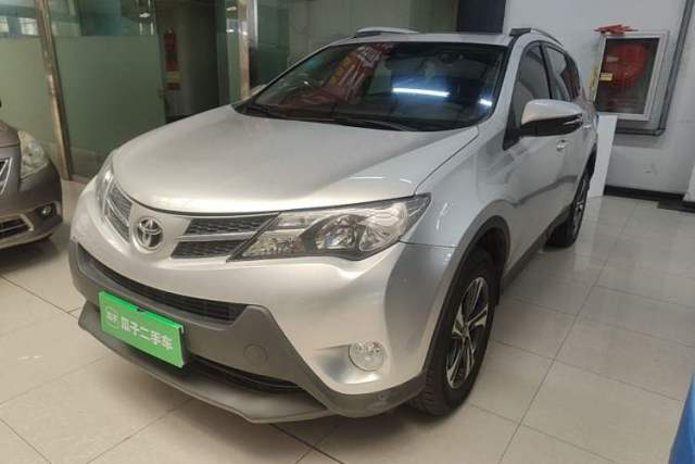 Used Toyota RAV4 2015 2.0L CVT Two-Wheel Drive Fashion Edition