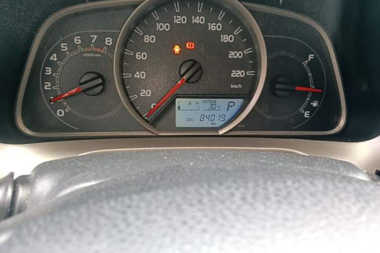Used Toyota RAV4 2015 2.5L Automatic 4x4 Elite Edition Odometer Close Up
