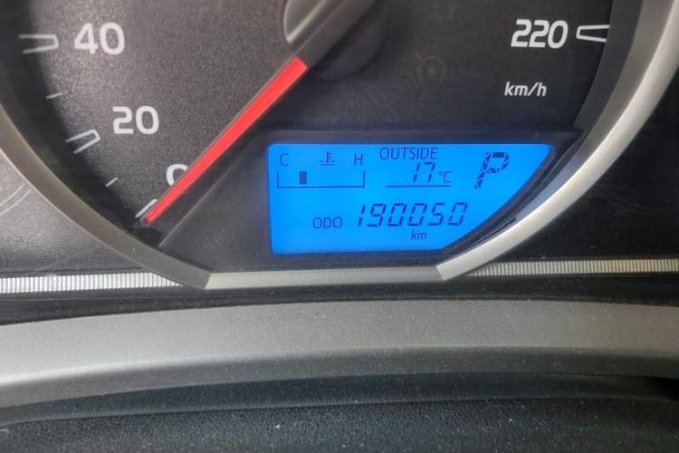 Used Toyota RAV4 2015 2.5L Automatic 4x4 Elite Edition Odometer Close Up
