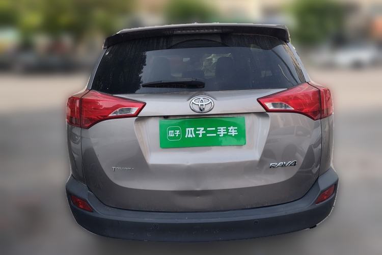 Used Toyota RAV4 2015 2.0L CVT Two-Wheel Drive Fashion Edition Rear