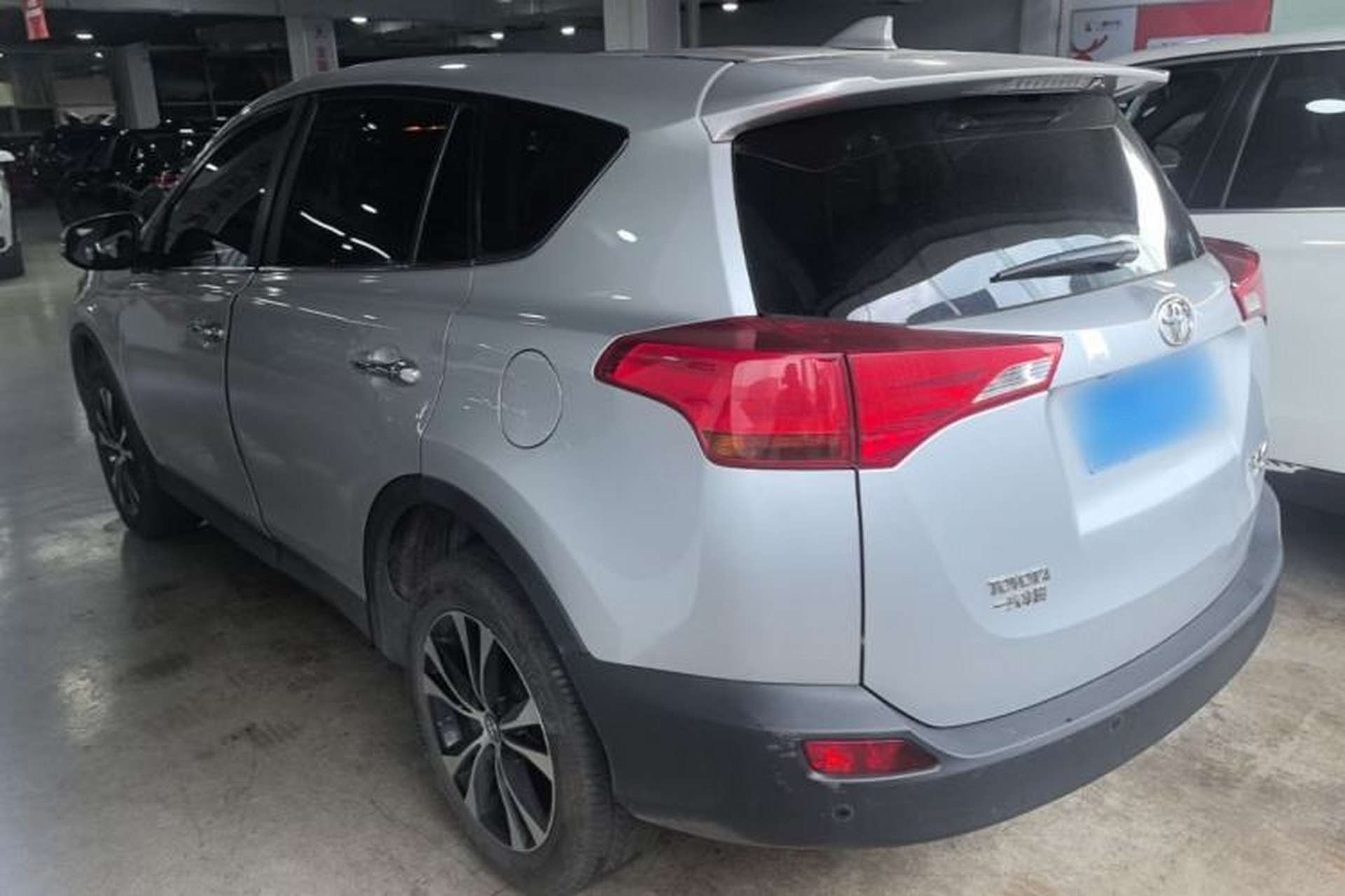 Used Toyota RAV4 2015 2.5L Automatic 4x4 Elite Edition Rear Left 45 Deg