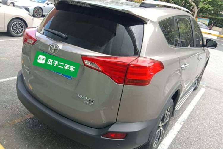 Used Toyota RAV4 2015 2.5L Automatic 4x4 Elite Edition Rear Right 45 Deg
