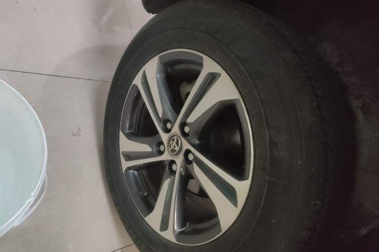 Used Toyota RAV4 2015 2.0L CVT Two-Wheel Drive Fashion Edition Right Rear Wheel Hub
