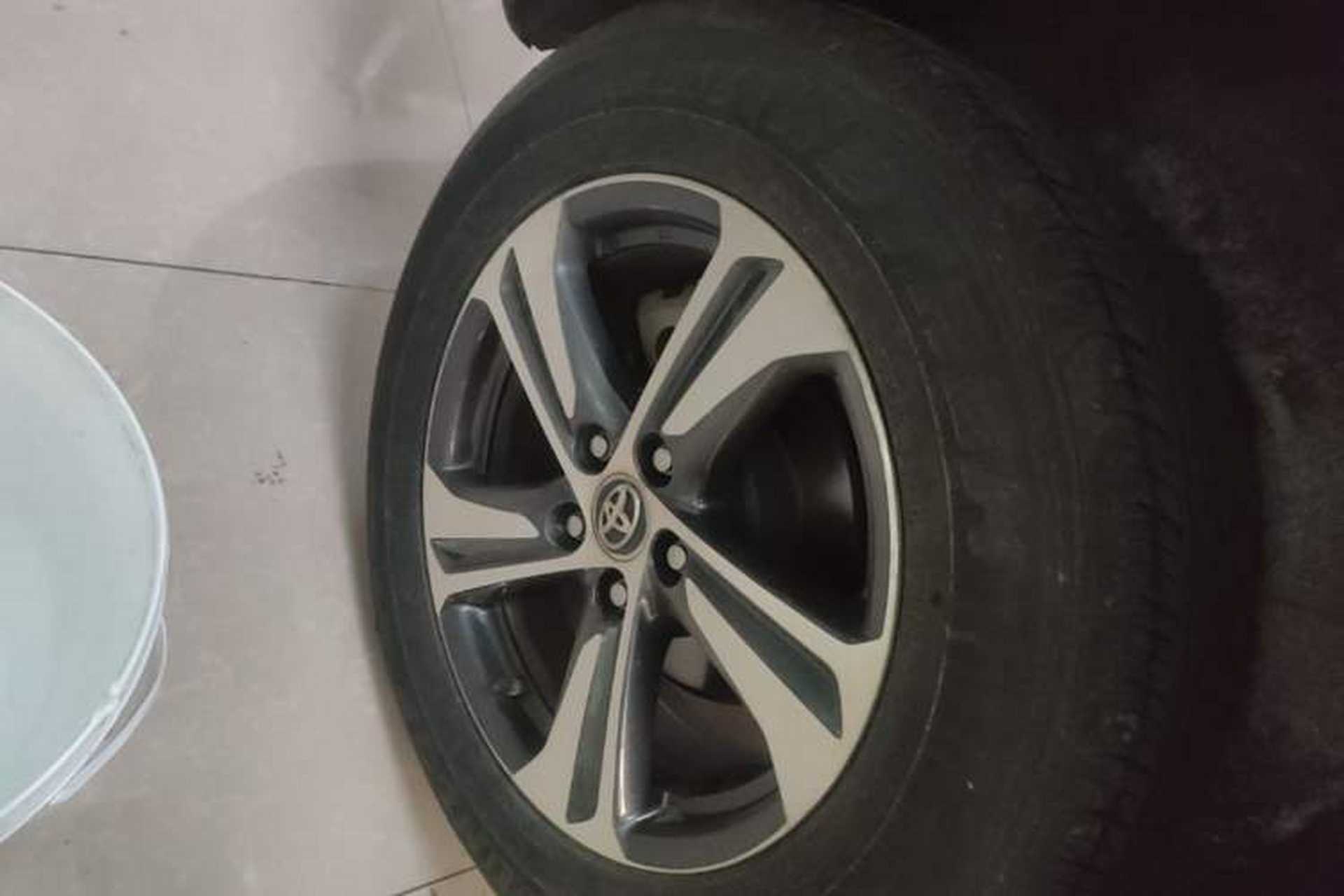 Used Toyota RAV4 2015 2.0L CVT Two-Wheel Drive Fashion Edition Right Rear Wheel Hub