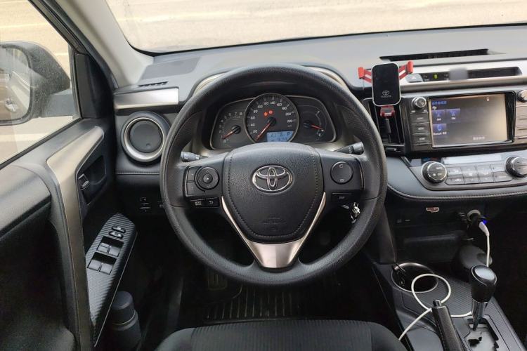 Used Toyota RAV4 2015 2.0L CVT Two-Wheel Drive Fashion Edition Steering Wheel
