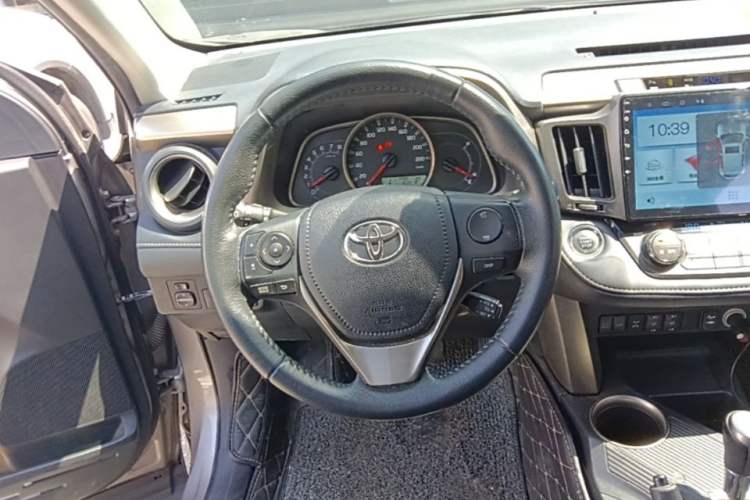 Used Toyota RAV4 2015 2.5L Automatic 4x4 Elite Edition Steering Wheel