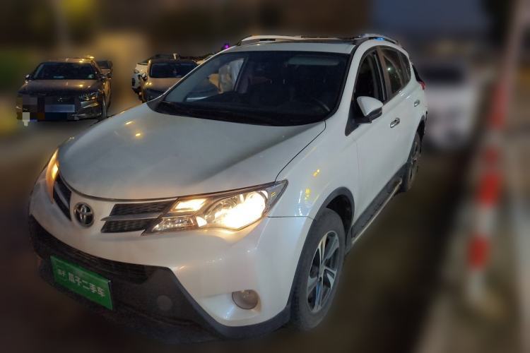 Used Toyota RAV4 2015 2.0L CVT Four-Wheel Drive New Edition Guazi used car, China used car export, Used car for sale, Used cars, Cheapest cars for sale