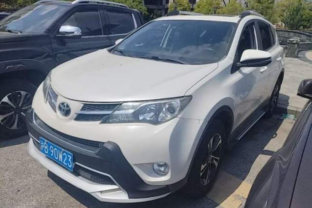 Used Toyota RAV4 2015 2.0L CVT Two-Wheel Drive Fashion Edition