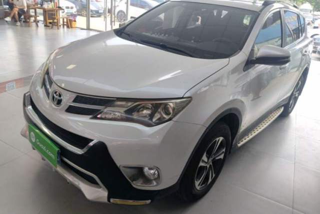 Toyota RAV4 2015 2.0L CVT Two-Wheel Drive Fashion Edition de segunda mano
