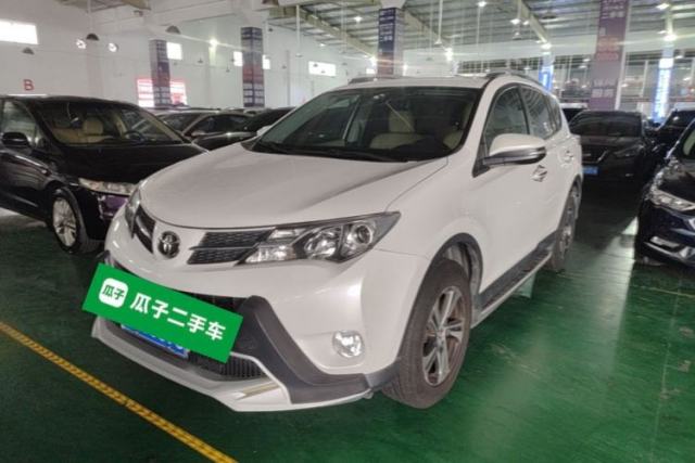 Used Toyota RAV4 2015 2.0L CVT Two-Wheel Drive Fashion Edition