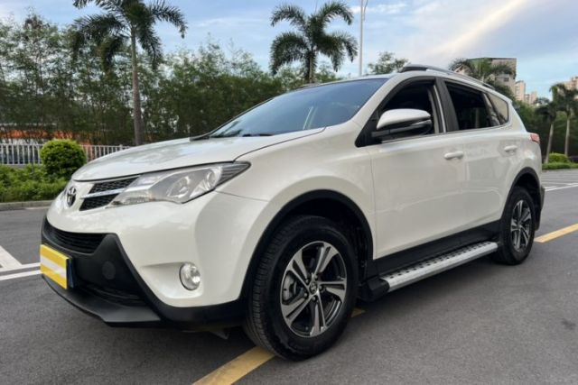 Used Toyota RAV4 2015 2.0L CVT Two-Wheel Drive Fashion Edition