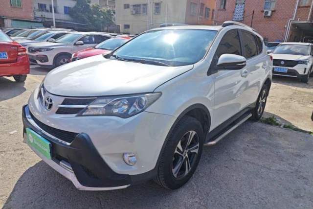 Used Toyota RAV4 2015 2.0L CVT Two-Wheel Drive Fashion Edition