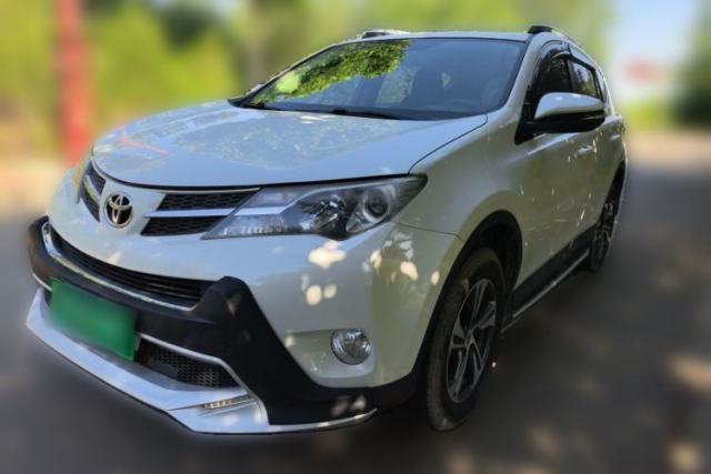 Used Toyota RAV4 2015 2.0L CVT Two-Wheel Drive Fashion Edition