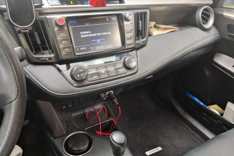 Used Toyota RAV4 2015 2.0L CVT Two-Wheel Drive Fashion Edition Audio And AC Panel