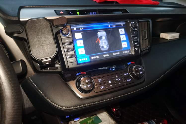 Used Toyota RAV4 2015 2.0L CVT Two-Wheel Drive Fashion Edition Audio And AC Panel