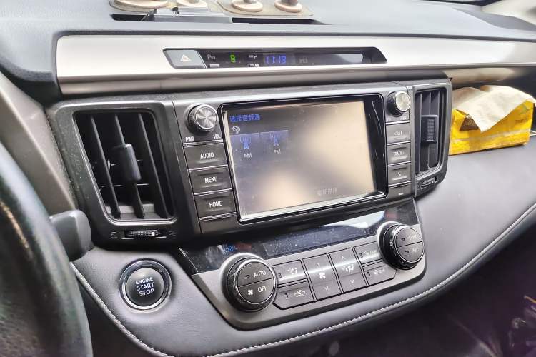 Used Toyota RAV4 2015 2.5L Automatic 4x4 Elite Edition Audio And AC Panel