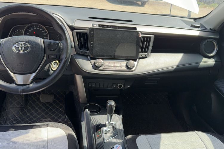 Used Toyota RAV4 2015 2.0L CVT Two-Wheel Drive Fashion Edition Audio And AC Panel