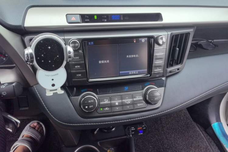 Used Toyota RAV4 2015 2.0L CVT Two-Wheel Drive Fashion Edition Audio And AC Panel