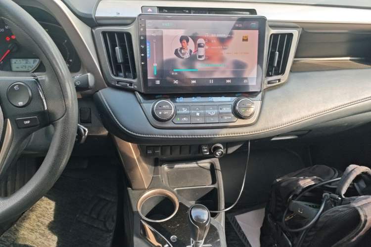 Used Toyota RAV4 2015 2.0L CVT Two-Wheel Drive Fashion Edition Audio And AC Panel