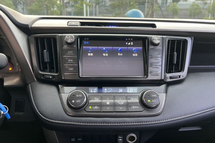 Used Toyota RAV4 2015 2.0L CVT Two-Wheel Drive Fashion Edition Audio And AC Panel