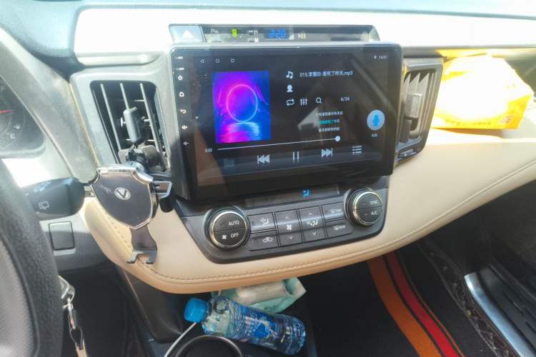 Used Toyota RAV4 2015 2.0L CVT Two-Wheel Drive Fashion Edition Audio And AC Panel
