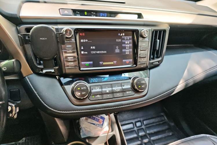 Used Toyota RAV4 2015 2.0L CVT Two-Wheel Drive Fashion Edition Audio And AC Panel