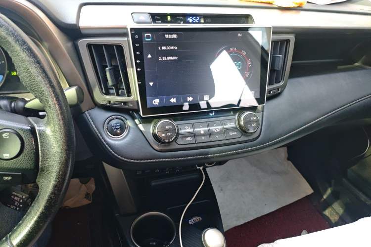 Used Toyota RAV4 2015 2.5L Automatic 4x4 Elite Edition Audio And AC Panel