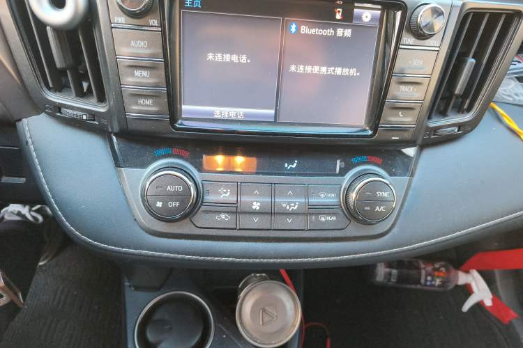Used Toyota RAV4 2015 2.0L CVT Two-Wheel Drive Fashion Edition Audio And AC Panel