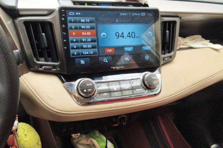 Used Toyota RAV4 2015 2.0L CVT Two-Wheel Drive Fashion Edition Audio And AC Panel