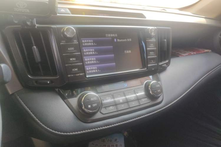 Used Toyota RAV4 2015 2.0L CVT Two-Wheel Drive Fashion Edition Audio And AC Panel