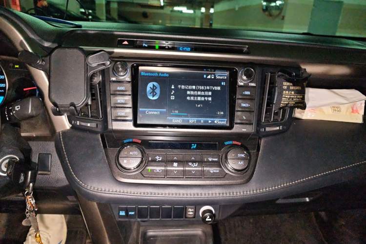 Used Toyota RAV4 2015 2.0L CVT Two-Wheel Drive Fashion Edition Audio And AC Panel