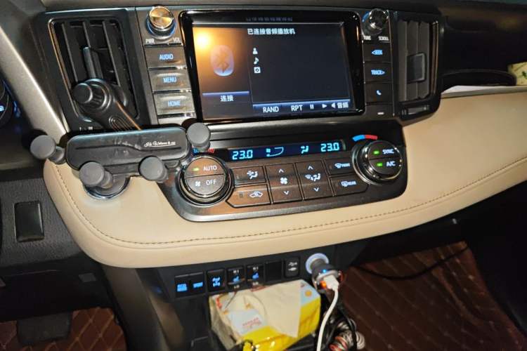 Used Toyota RAV4 2015 2.5L Automatic 4x4 Elite Edition Audio And AC Panel