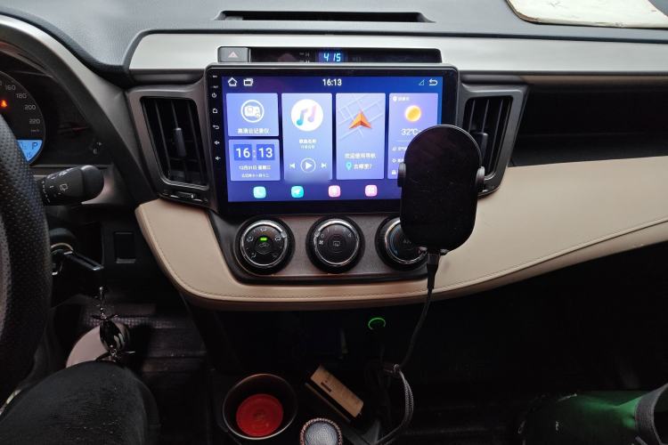 Used Toyota RAV4 2015 2.0L CVT Two-Wheel Drive Urban Edition Audio And AC Panel