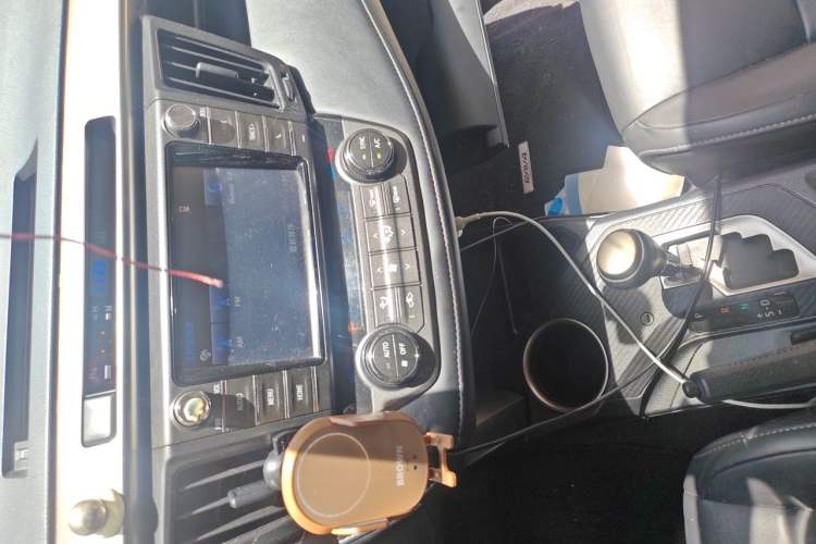 Used Toyota RAV4 2015 2.5L Automatic 4x4 Elite Edition Audio And AC Panel